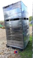 15 x plastic pallets - 2