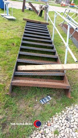 14ft heavy duty steps and safety frame