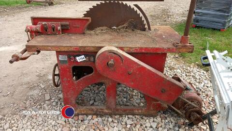 Saw bench