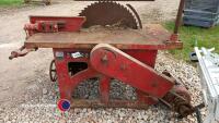 Saw bench