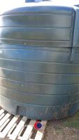 10,000 gallon plastic bunded water tank with a 2in outlet, gc - 3