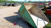 Forklift tipping skip - 2