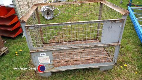 Metal stillage
