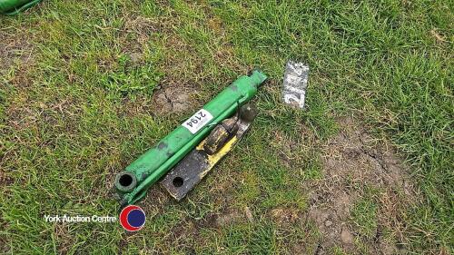 John Deere pick up hitch forward and retract ram and hook