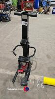 Hydraulic log splitter - 2