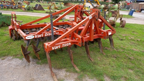Opico Vari Disc Duo 3m cultivator c/w Vari Tilth front ripper tines. Upgraded Guttler Prisma roller to rear, excellent condition