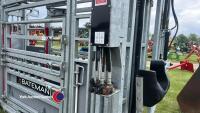 Bateman fully hydraulic squeeze crush, had little use and perfect working order - 9
