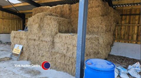 15 x square bales of hay, collection from LS25 6HJ