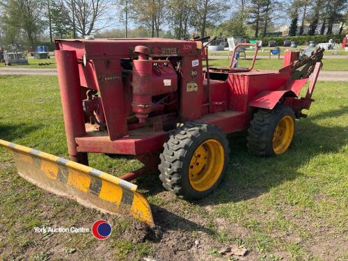 Ditch Witch trencher