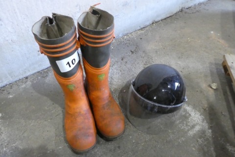 Chainsaw helmet and safety boots