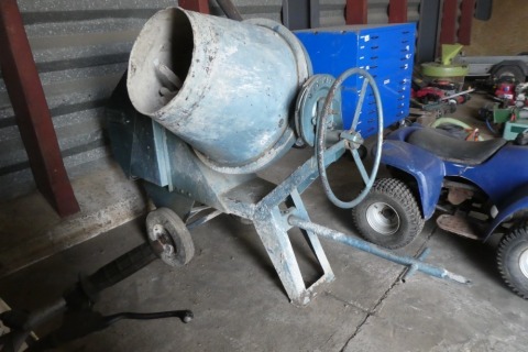 Petrol cement mixer