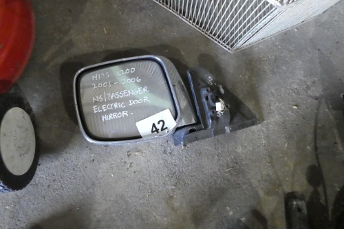 Mitsubishi L200 electric wing mirror, 2001-2006, passenger side