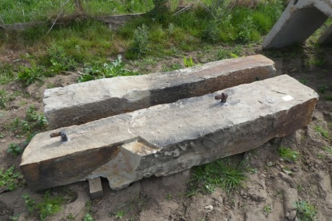 2 x stone gate posts, approx 7ft