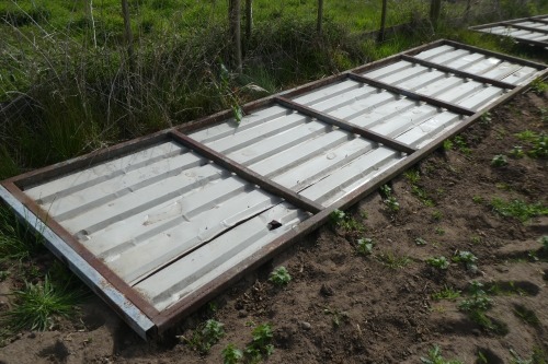 Sheeted door, approx 18ft