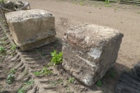 2 x concrete blocks - 2