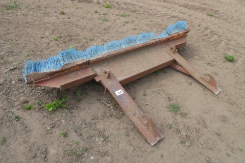 Yard brush on JCB Q-fit
