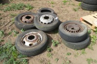 Mixed wheels and tyres
