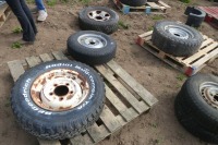 Quantity of mixed tyres and wheels - 2