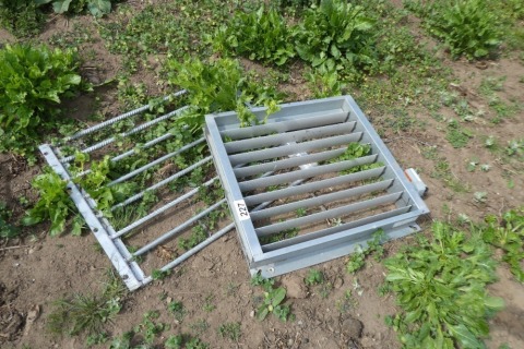 Auto opening vent