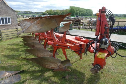 Kuhn Vari-Master 151 4+1 plough, hydraulic vari-width, hydraulic auto reset