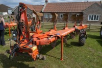 Kuhn Vari-Master 151 4+1 plough, hydraulic vari-width, hydraulic auto reset - 2