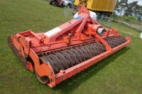 Kuhn HR4004 power harrow c/w packer roller, bearings and seals recently done, 2011 - 2