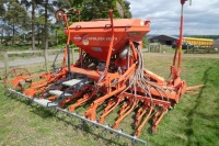 2010 Kuhn Venta LC402 drill mounted on a 2018 Kuhn HR4004 power harrow with packer roller c/w marker arms, Q-fit tines - 3