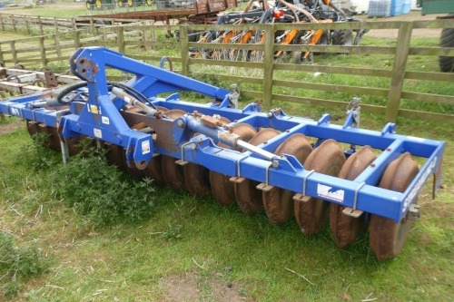 Lynx Streamline D 4m folding front press, hydraulic front levelling paddles