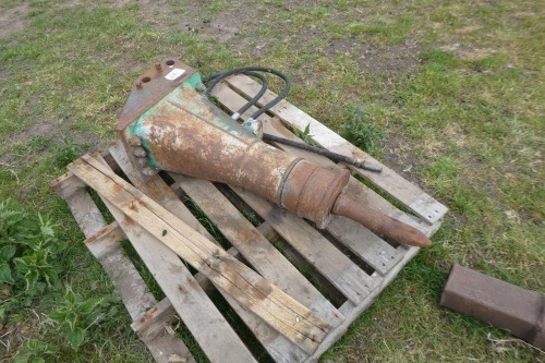 Digger hydraulic breaker