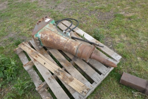 Digger hydraulic breaker