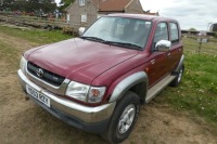 Toyota Hilux pick-up, maroon, YD53 RZY, HPI clear, MOT expired - 3