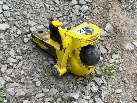 Dromone ball hitch