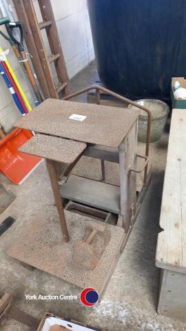 Vintage potato/corn weigh