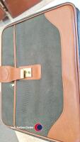 2 x vintage Gulf Air BN luggage cases - 2