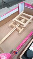 2 x Winsor & Newton Medway Artists box, also table top easel and quantity of new brushes. - 3