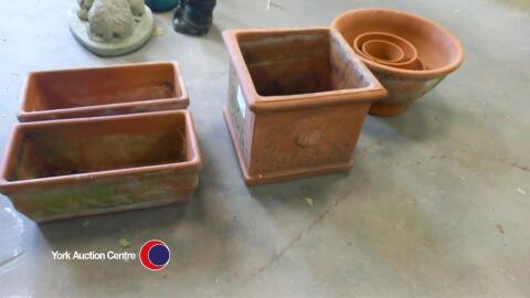Terracotta plant pots, various sizes