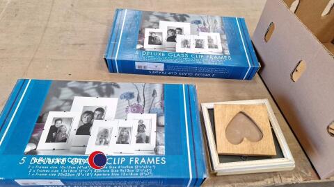Quantity of picture frames