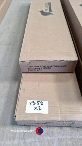 2 Venetian blinds 35mm lats X 800 x 1250