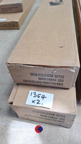 2 Venetian blinds 50mm lats X 950 x 800