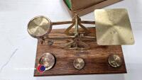 Miniature brass/wood scales with weights - 3