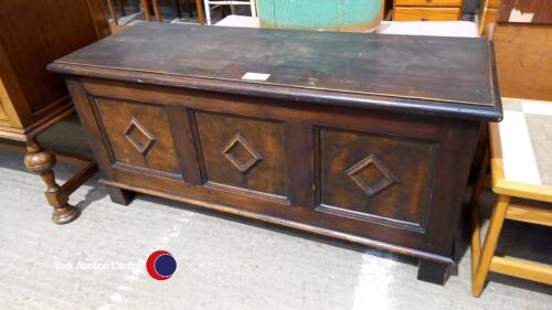 Large oak blanket chest/trunk