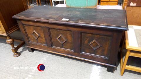 Large oak blanket chest/trunk