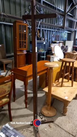 Antique Oak upright lamp stand