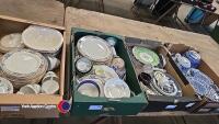 4 x boxes of pottery