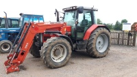Massey Ferguson 6180 Dynashift tractor c/w loader, 9000 hours, R186EDO, tidy loader with 3rd service. Front diff has gone but apart from this everything works as it should. Includes manual for loader and tractor, and original keys