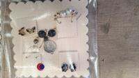 Jewellery, including Canadian jade necklace, necklaces, earrings (for pierced ears). - 4