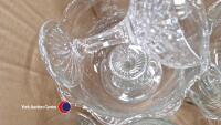 Box of dessert/cocktail glasses, 4 x round, 4 x square, 2 x short-stem tumblers & 2 x miniature glasses - 4