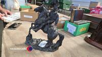 An original signed 1980 David Geenty Heredities cold cast bronze figure group of a Cavalry Hussar Dragoon, DG17 Light Brigade, excellent, undamaged used condition - some wear to the felt under base. 30cm h, 2.2kg - 2