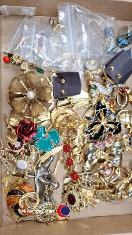 Tray of costume broaches