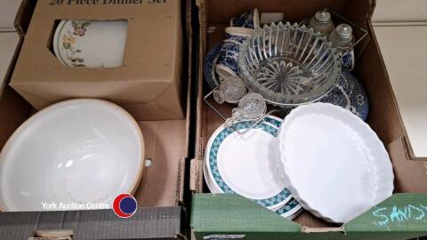 2 x Boxes of tableware inc 20 piece dinner set